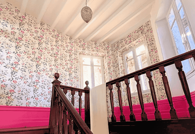 Pose de papier peint réalisé par l'Entreprise Godinho près de Saint Palais